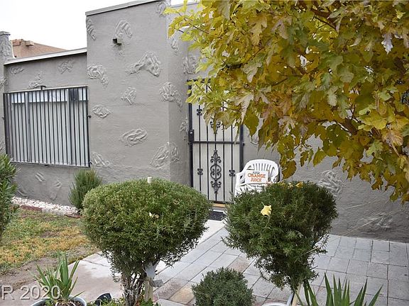 2nd image of 4671 Monterey Cir Unit 1