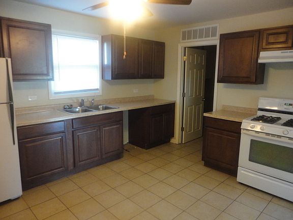2nd image of 1107 Montesano Ave