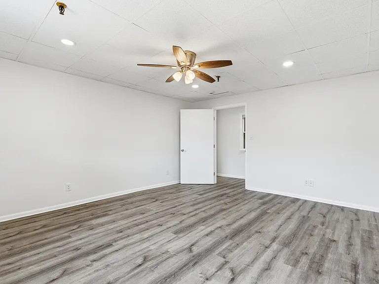 1725 Henry Ave #106 — Photo 7