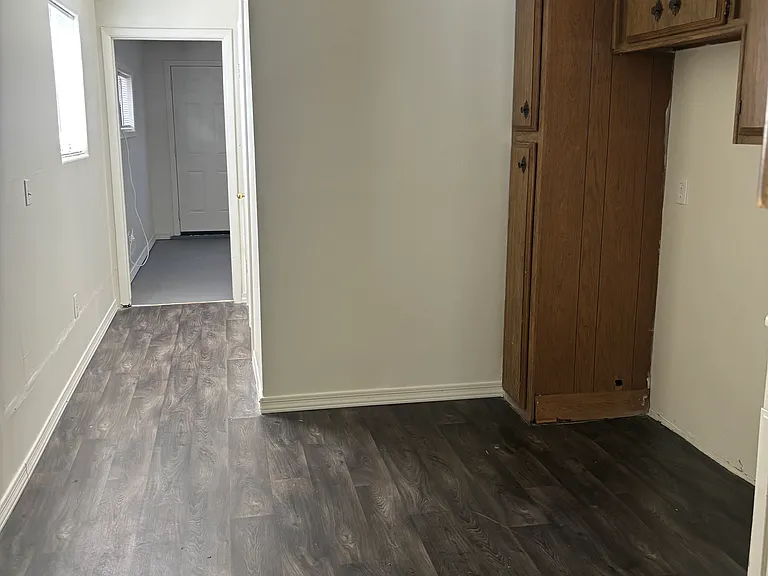 303 S Winterhaven — Photo 19