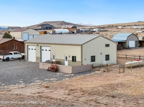 619 Mountain View Dr, Dubois, WY 82513