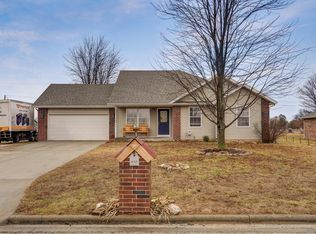 657 Birchwood St, Marshfield, MO 65706