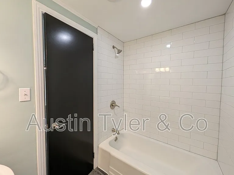 2984B Smith St — Photo 11