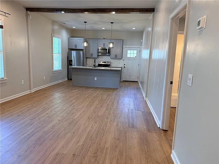 31 Mildred Pl NW — Photo 2