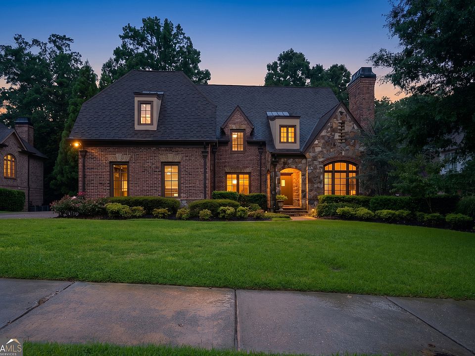 1st image of 831 Camden Park Ct NE