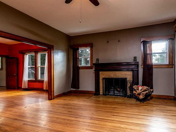 2nd image of 2428 Underwood Pl