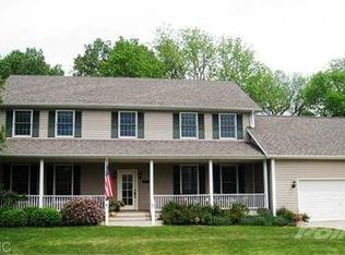 102 Orchard Dr, South Haven, MI 49090