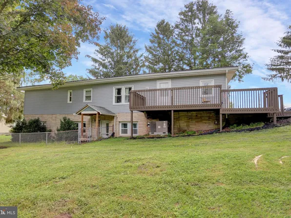 128 Church Ln, Halifax, PA 17032