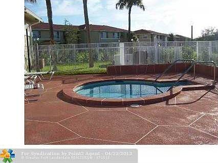 4th image of 831 Twin Lakes Dr #31-F