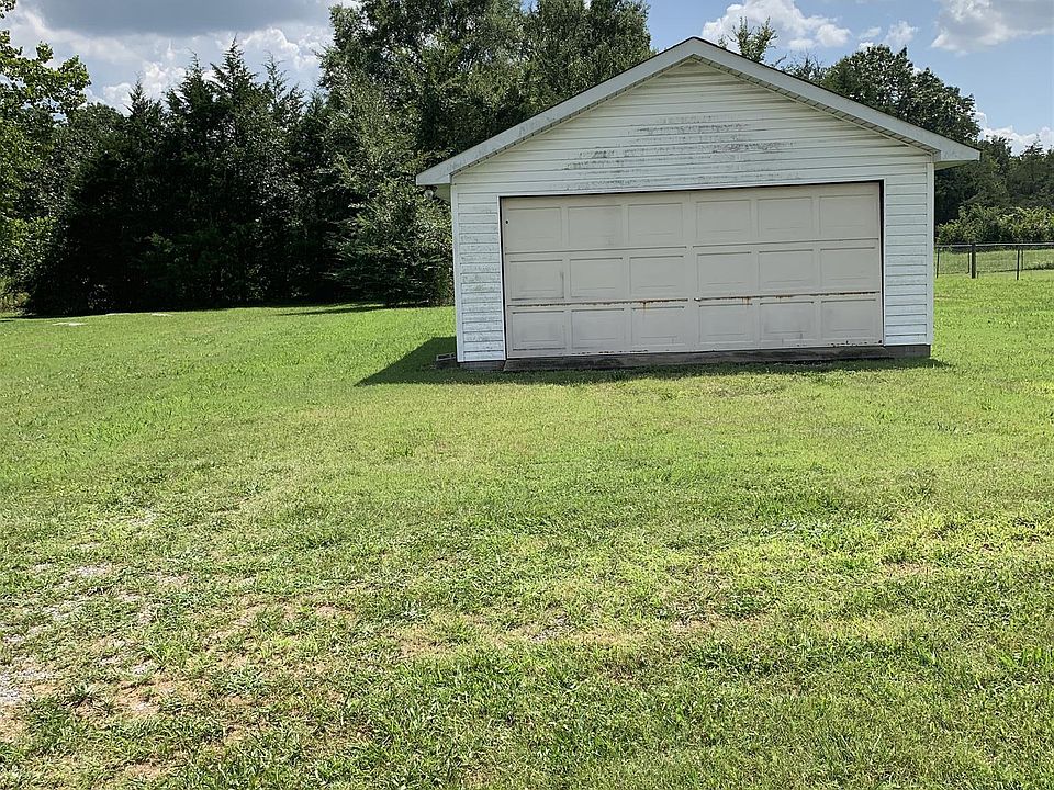 2nd image of 4033 Central Valley Rd