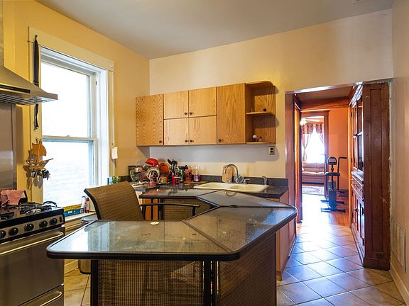 4th image of 1321 N Hamlin Ave