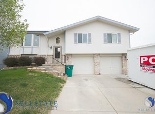 1728 SW Lacey Ln, Lincoln, NE 68522
