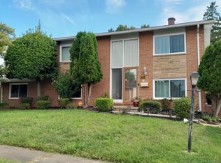 908 Painted Post Rd, Pikesville, MD 21208