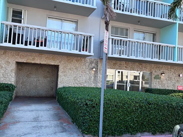 7620 Carlyle Ave #504 — Photo 33