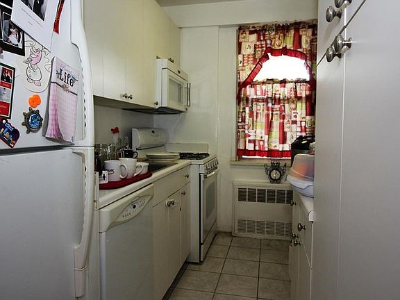 3rd image of 3777 Independence Ave APT 1N
