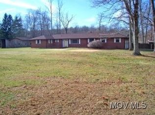 325 Federal Rd, Little Hocking, OH 45742