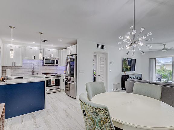 3rd image of 813 Hummingbird Way #6a