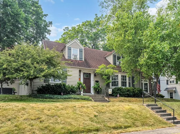 173 W Highland AVENUE, Burlington, WI 53105
