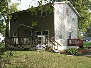 743 Harriet St, Dixon, IL 61021