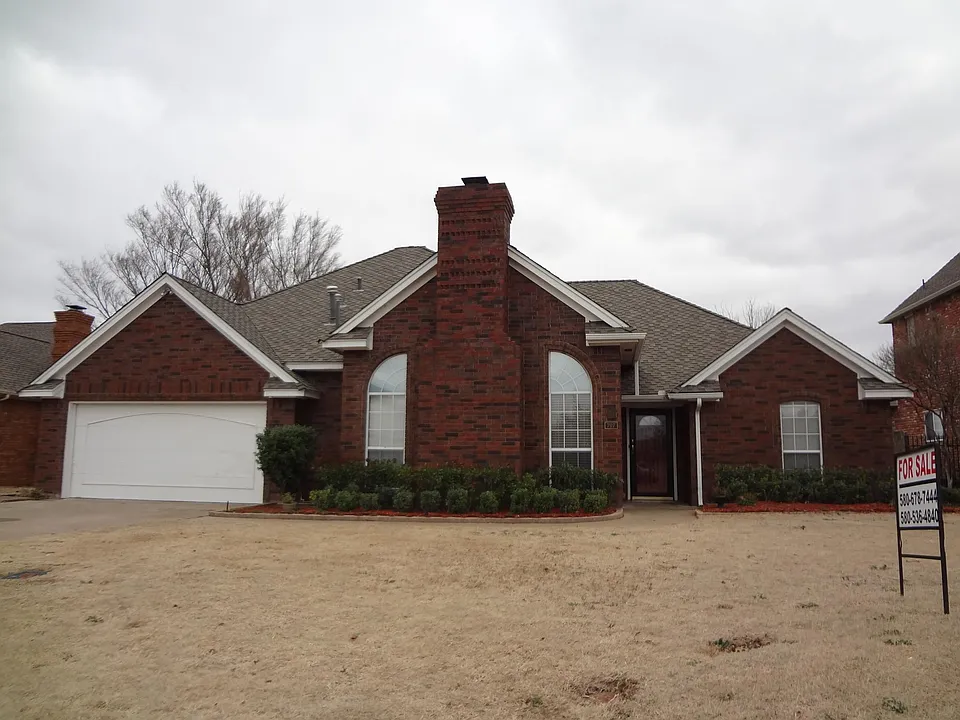707 NW Micklegate Blvd