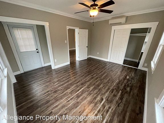 4th image of 902 21st St Unit 2