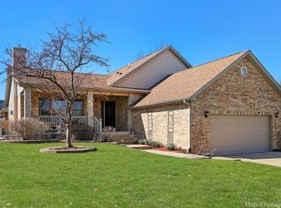 1452 S Williams St, Westmont, IL 60559