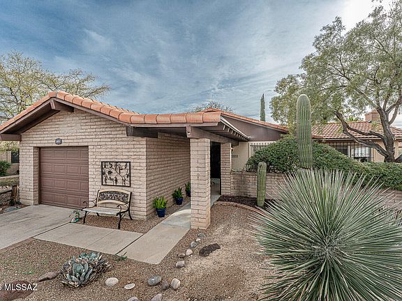 2nd image of 1051 W Camino Sagasta