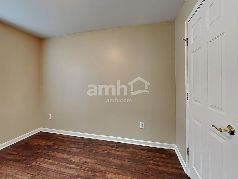 7772 Parkside Dr — Photo 21