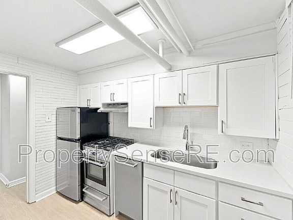 3rd image of 1120 S Logan St APT 14