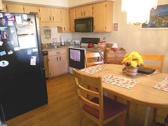 4th image of 5200 Hilltop Dr #552
