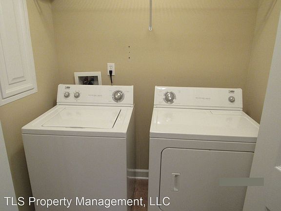 4th image of 106 Cody Dr #1