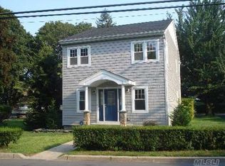 16 Old Commack Rd, Kings Park, NY 11754