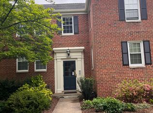 6700 W Wakefield Dr APT B1, Alexandria, VA 22307