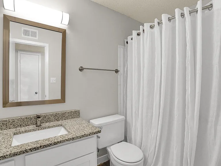 Rock Creek Apartments — Photo 7