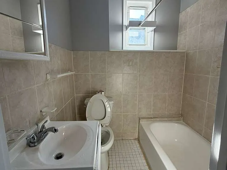 1814 Penrose Ave — Photo 6