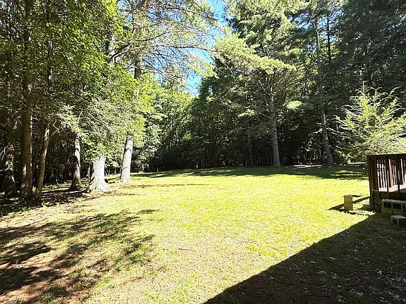 11th image of 450 Burr Ln