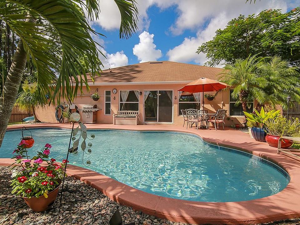 1st image of 1665 SE Aires Ln