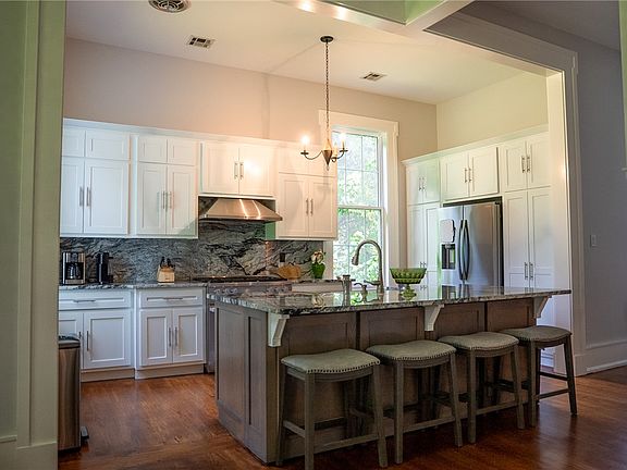 3rd image of 21730 Troon Ln