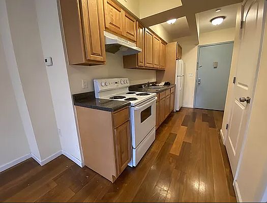 3rd image of 1417 Longfellow Ave APT 3E