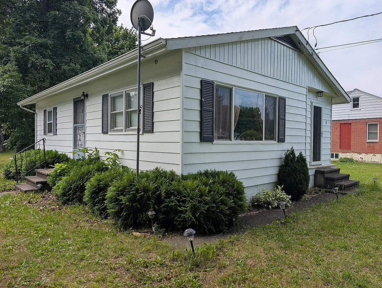 2 bed, 768 sqft, $1,450 — Photo 1