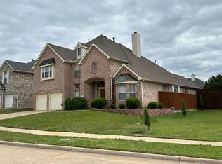 525 Salisbury Dr, Grand Prairie, TX 75052