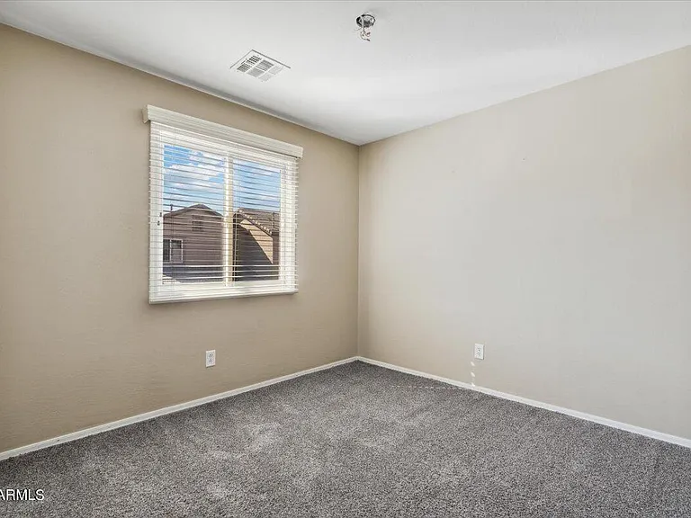 2233 E Pecan Rd — Photo 14