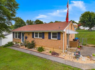 3076 Pebble Dr, Roanoke, VA 24014