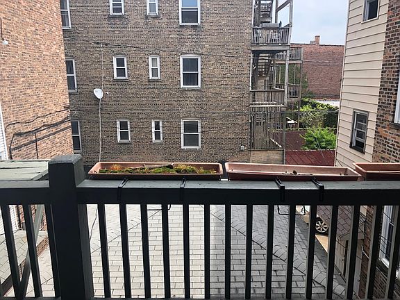 5th image of 853 N Hoyne Ave #2