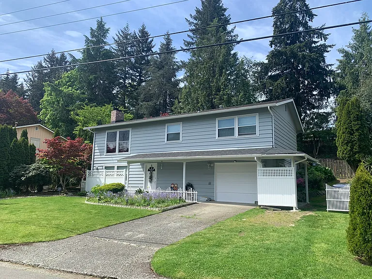 1047 151st Ave SE — Photo 4