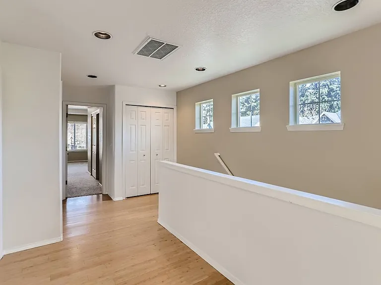 903 SE Elina Ave — Photo 14