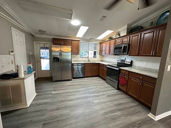 5th image of 813 Via Del Sol