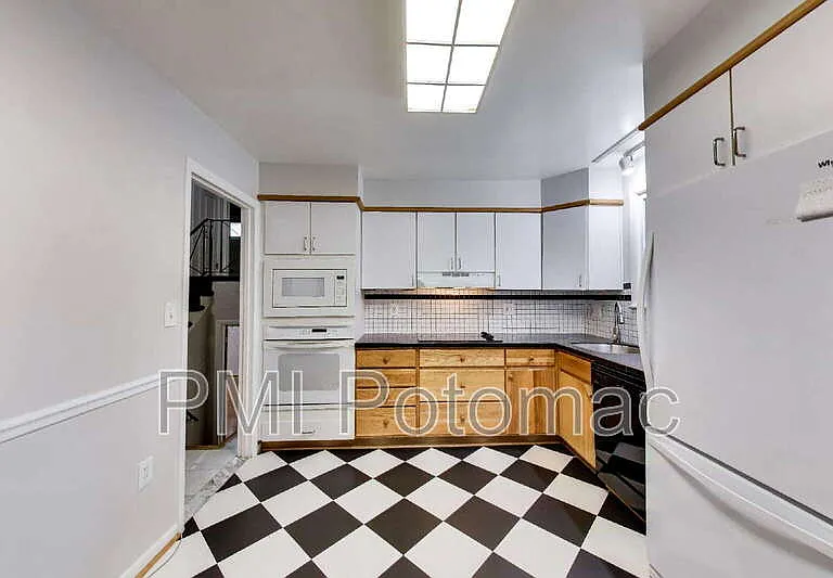 3510 Marlbrough Way — Photo 15