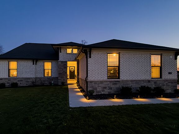 2nd image of 110 Saundra Dr