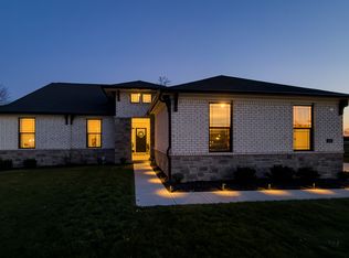 110 Saundra Dr, Fortville, IN